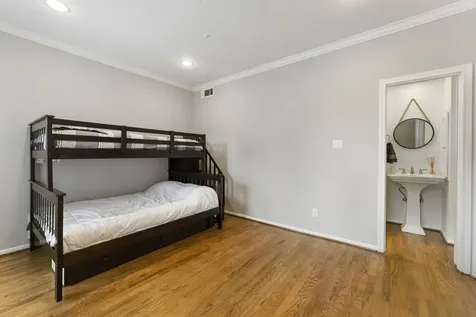 1260 Fountain View Drive 171 Houston TX 77057