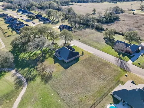 135 Lawrence Marshall Drive Hempstead TX 77445