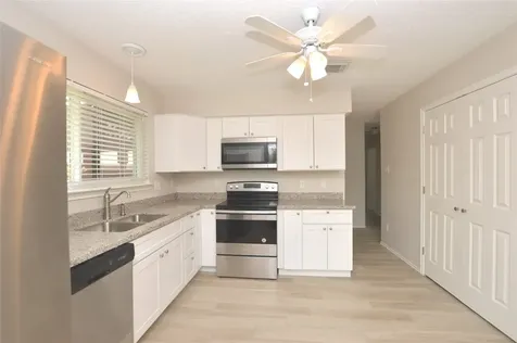 703 Flower Field Court Pearland TX 77584