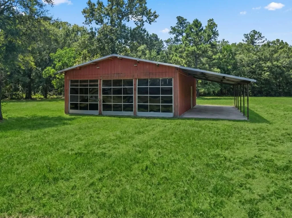 160 County Road 6498 Dayton TX 77535