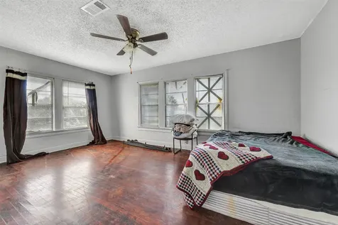 2104 New Jersey Street Baytown TX 77520