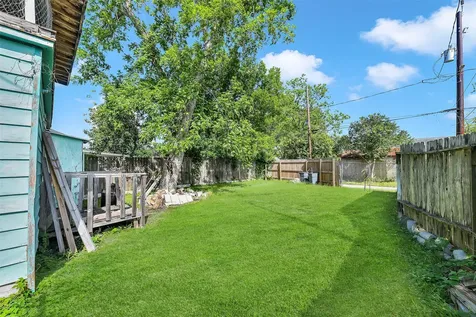 2104 New Jersey Street Baytown TX 77520
