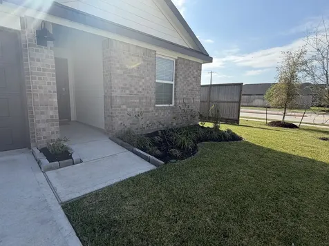 523 Robin Street Angleton TX 77515