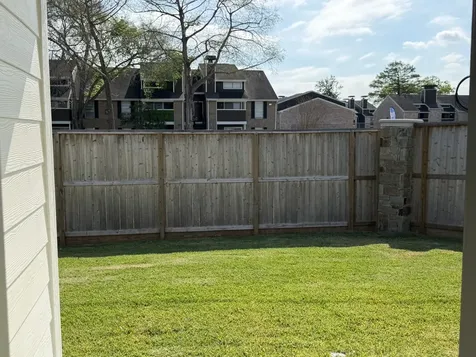 523 Robin Street Angleton TX 77515