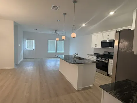523 Robin Street Angleton TX 77515