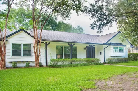 5226 Loch Lomond Drive Houston TX 77096