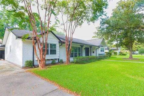 5226 Loch Lomond Drive Houston TX 77096