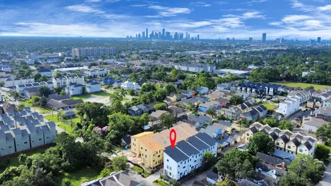 1044 W 17th Street Houston TX 77008