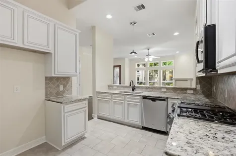 24 Tassia Lane Houston TX 77058