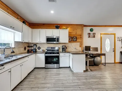 275 County Road 3417 Cleveland TX 77327