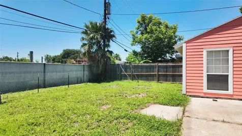 1221 Bayou Shore Drive Galveston TX 77551