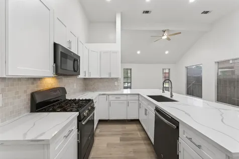 4735 Woodford Street Baytown TX 77521