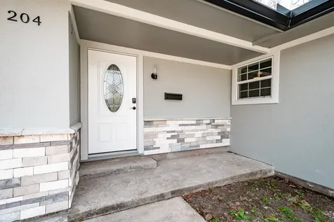 204 Dyer Avenue Baytown TX 77520