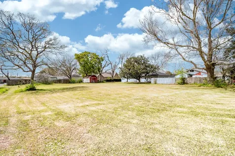204 Dyer Avenue Baytown TX 77520