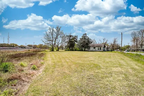 204 Dyer Avenue Baytown TX 77520