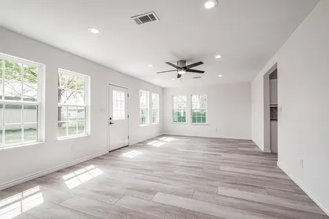 204 Dyer Avenue Baytown TX 77520