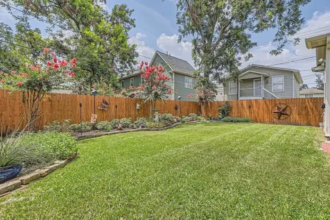 806 E 29th Street Houston TX 77009