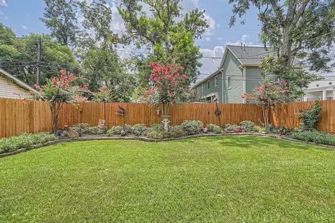 806 E 29th Street Houston TX 77009