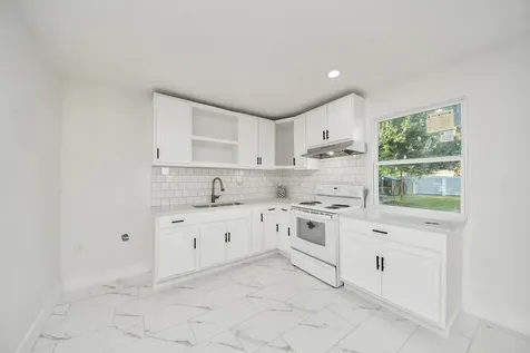 2926 Knotty Oaks Trl Trail Houston TX 77045