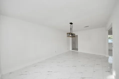 2926 Knotty Oaks Trl Trail Houston TX 77045