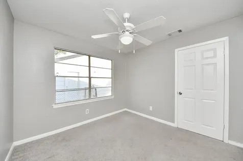 2926 Knotty Oaks Trl Trail Houston TX 77045