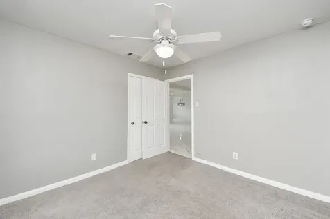 2926 Knotty Oaks Trl Trail Houston TX 77045
