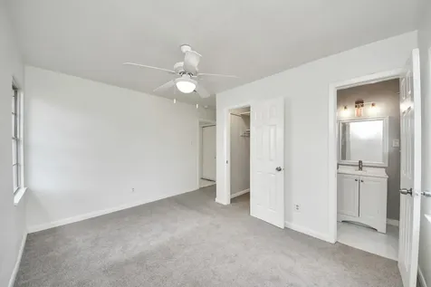 2926 Knotty Oaks Trl Trail Houston TX 77045