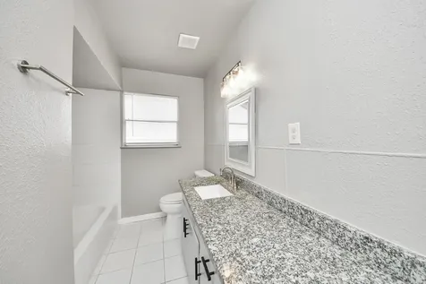 2926 Knotty Oaks Trl Trail Houston TX 77045