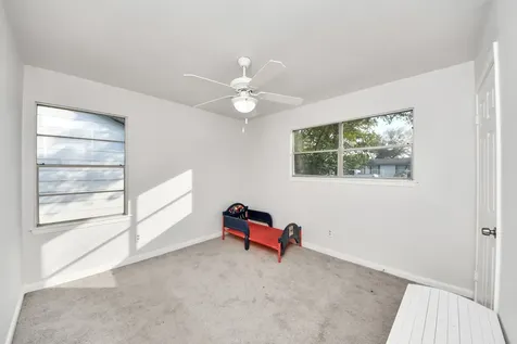 2926 Knotty Oaks Trl Trail Houston TX 77045