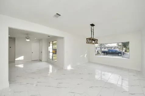 2926 Knotty Oaks Trl Trail Houston TX 77045
