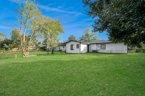 2926 Knotty Oaks Trl Trail Houston TX 77045