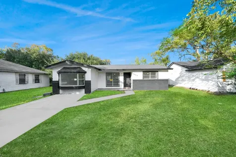 2926 Knotty Oaks Trl Trail Houston TX 77045