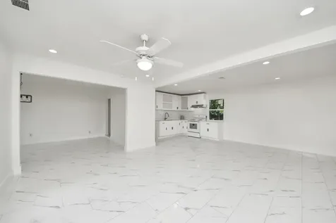 2926 Knotty Oaks Trl Trail Houston TX 77045