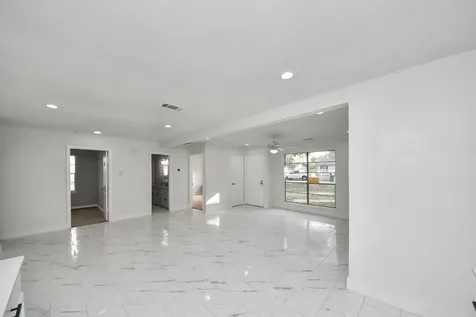 2926 Knotty Oaks Trl Trail Houston TX 77045