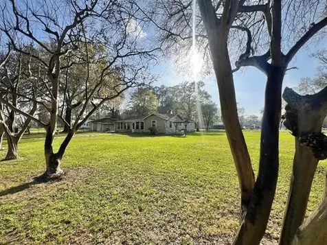 1295 Archie Street Vidor TX 77662