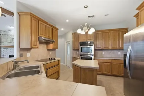 15 Huron Street Victoria TX 77905