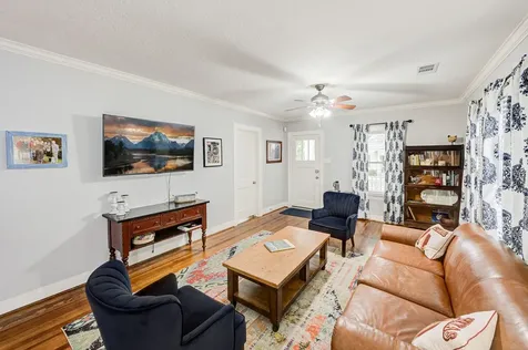 408 Tabor Street Houston TX 77009