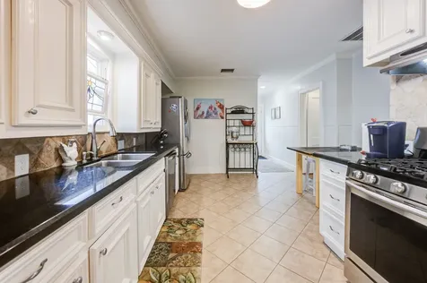 408 Tabor Street Houston TX 77009