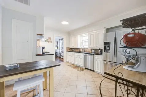 408 Tabor Street Houston TX 77009