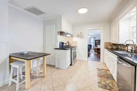 408 Tabor Street Houston TX 77009