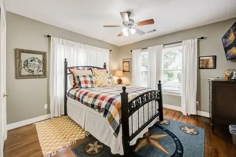 408 Tabor Street Houston TX 77009