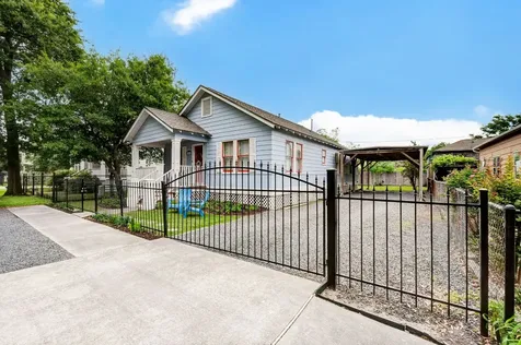 408 Tabor Street Houston TX 77009