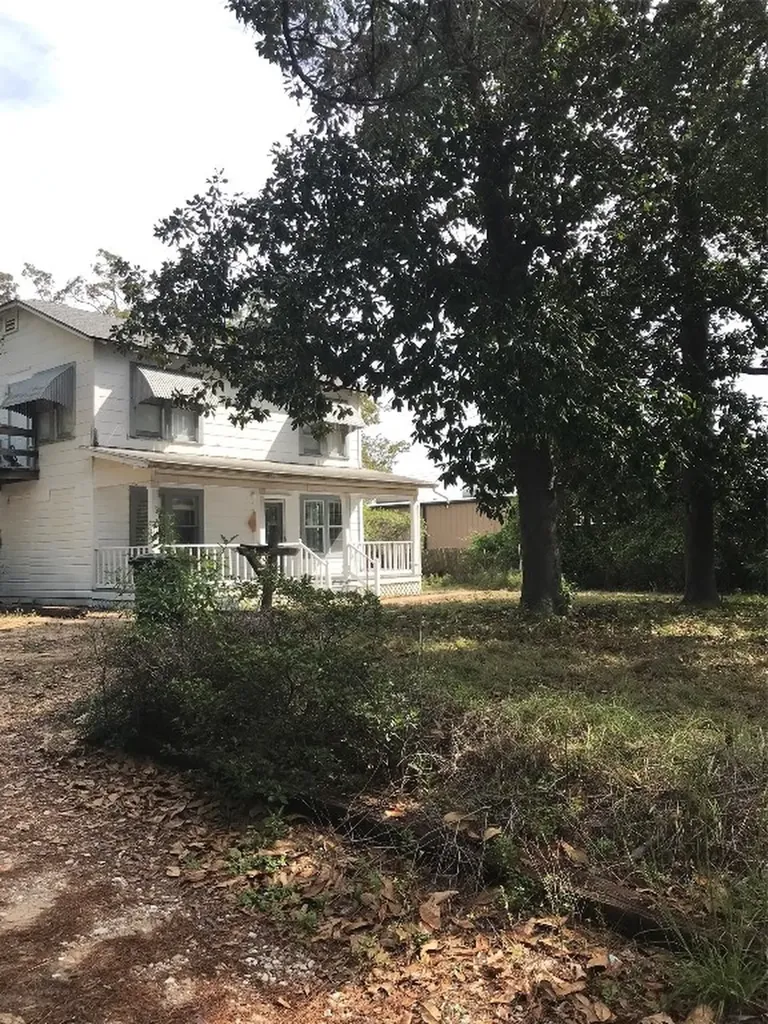 2909 Sam Houston Huntsville TX 77340