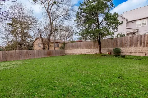 818 University Avenue 2 Huntsville TX 77320