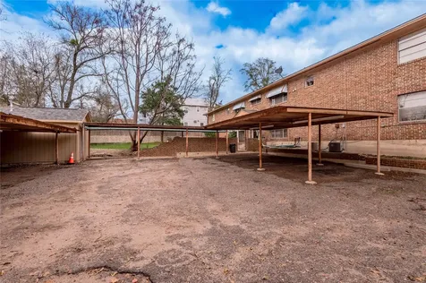 818 University Avenue 2 Huntsville TX 77320