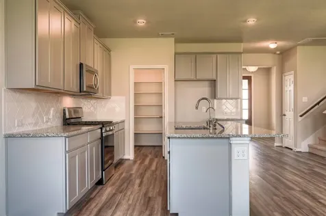 2642 Blue Abbot Drive Fresno TX 77545