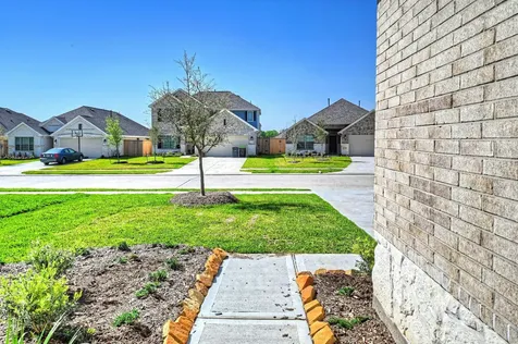 2642 Blue Abbot Drive Fresno TX 77545