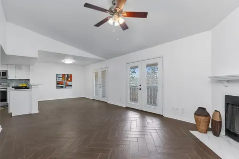 4444 Victory Drive Drive 1108 Houston TX 77088