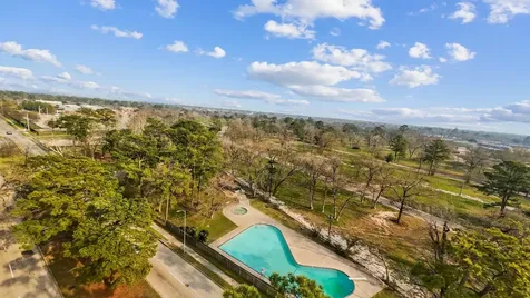 4444 Victory Drive Drive 1108 Houston TX 77088
