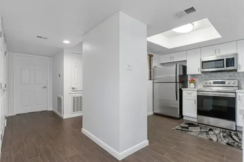 4444 Victory Drive Drive 1108 Houston TX 77088